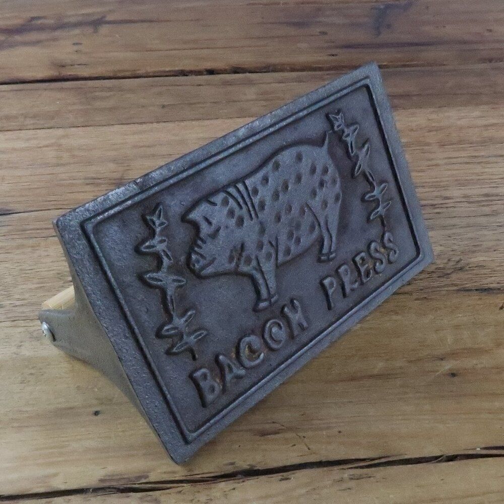 CAST IRON BACON PRESS WITH WOODEN HANDLE